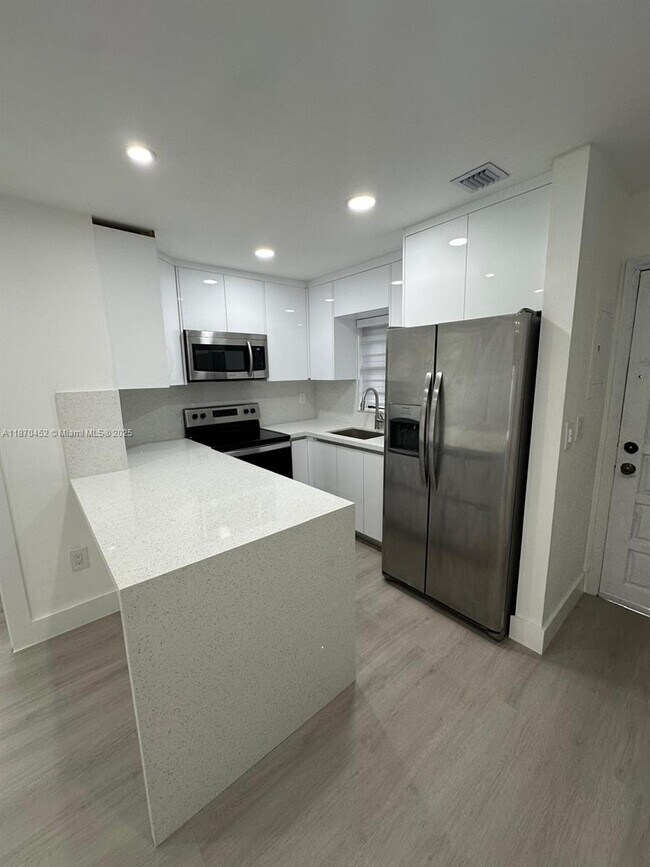 Foto del edificio - 12045 SW 18th St