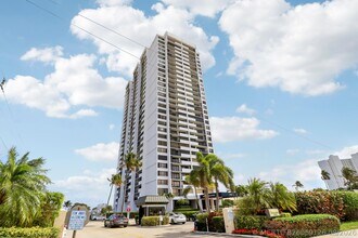 Building Photo - 5600 N Flagler Dr