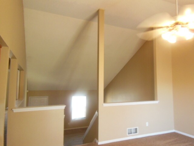 Building Photo - fall in love with this spacious duplex
