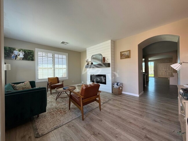 Building Photo - 9047 W Yukon Dr