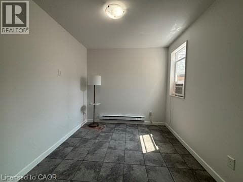 Building Photo - 757 Barton St E