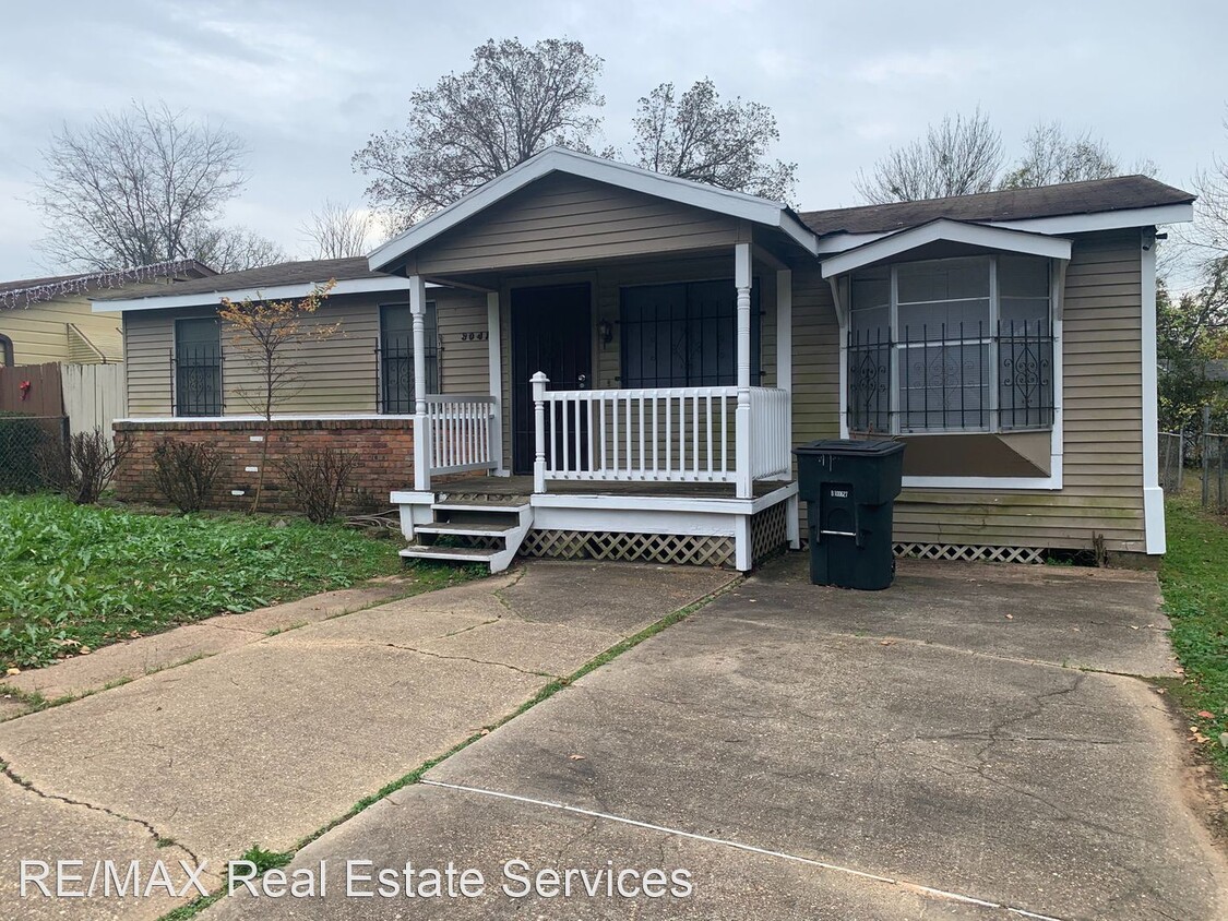 Primary Photo - 2 br, 1 bath House - 3041 Yorktown