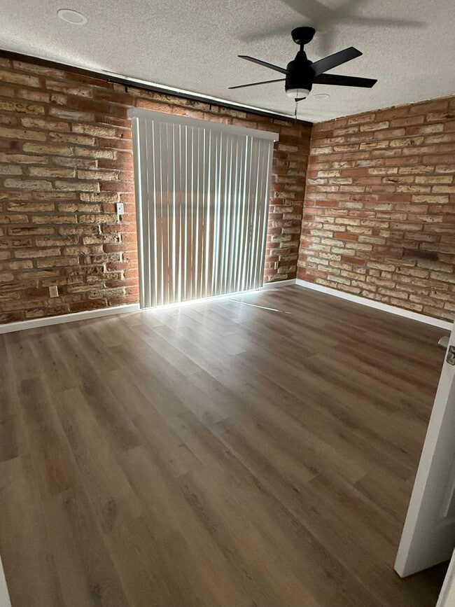 Building Photo - 3052 N Cherry Ave