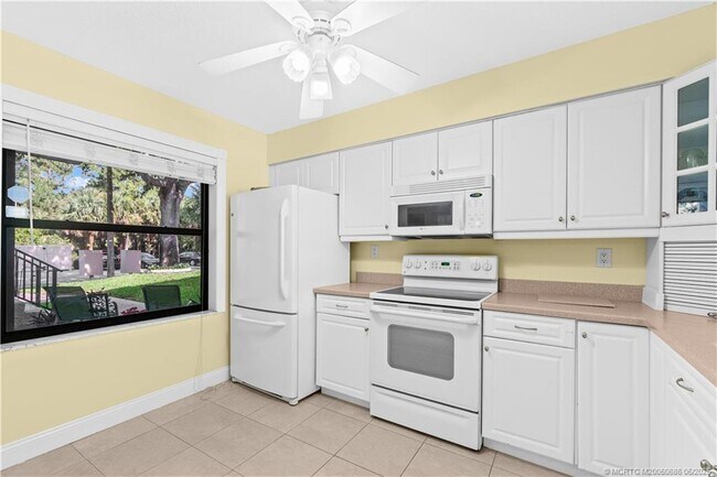 Foto del edificio - 1001 Sabal Ridge Cir