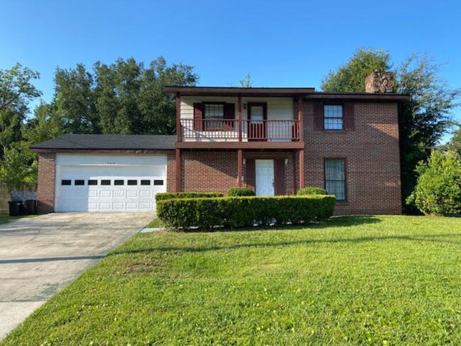 Building Photo - 6214 Thumper St