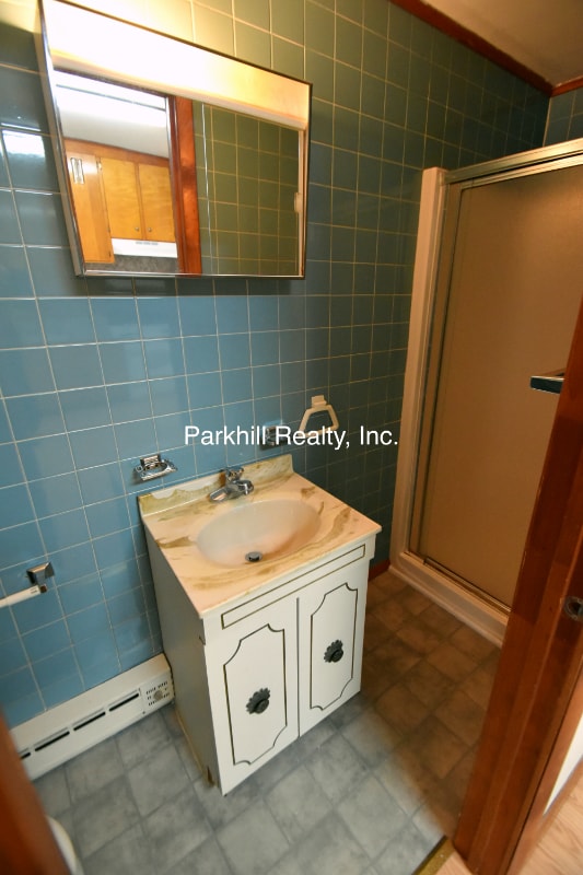 Building Photo - 20 Oakwood Dr