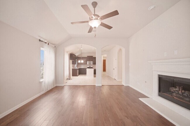 Building Photo - 2306 Lucerne Dr