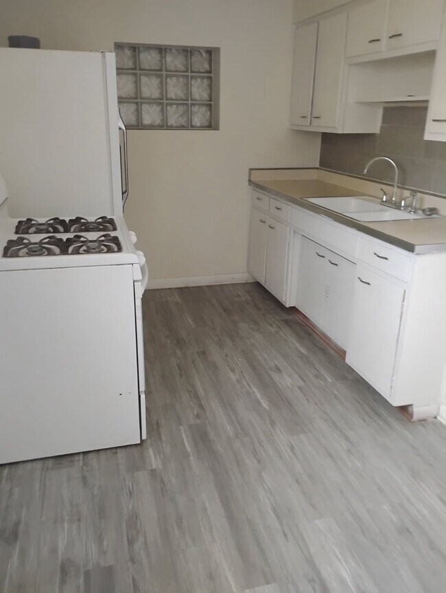 Foto del edificio - 1069 Burnham Ave