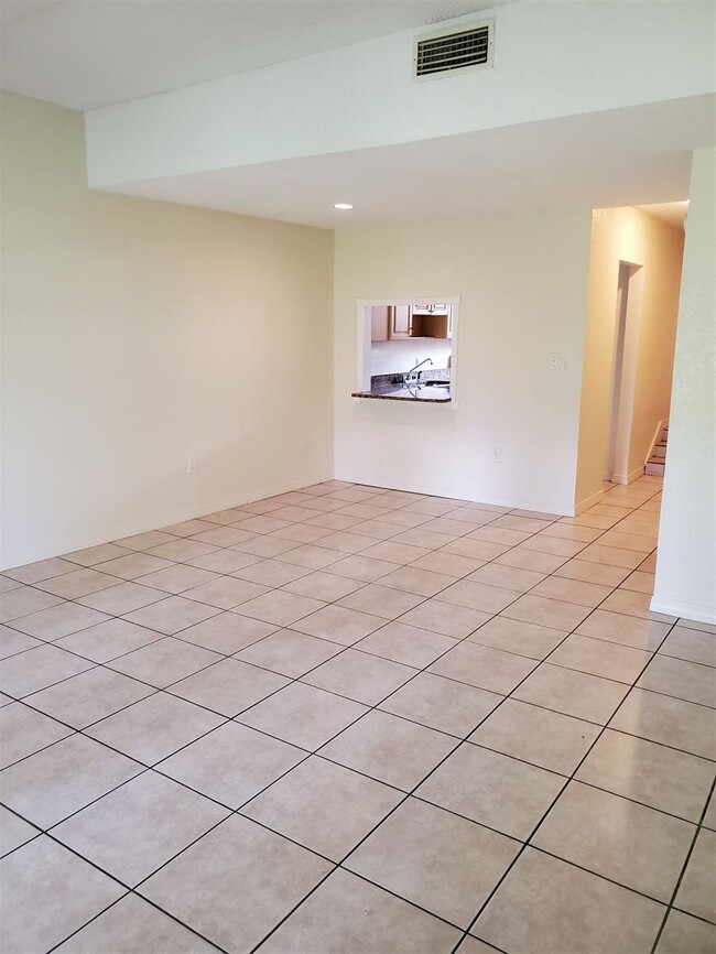 Building Photo - 2731 N Blair Stone Rd