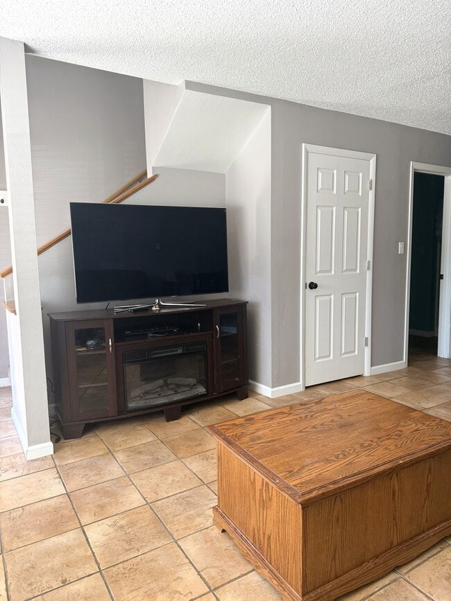 Foto del edificio - For Rent: Cozy 2 Bed / 2 Bath Furnished Ho...