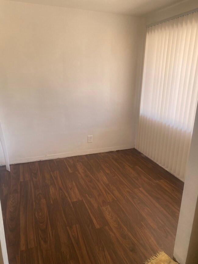 Building Photo - 557 San Pablo Dr