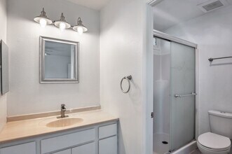 Building Photo - 1718 E Pebble Beach Dr