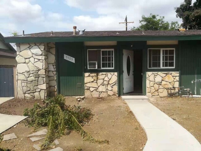 Building Photo - 9511 Corbin Ave