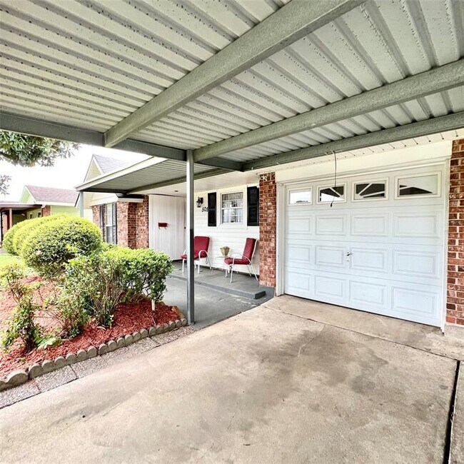 Building Photo - 505 Bennett Dr