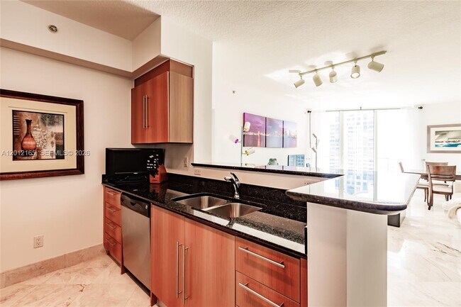 Foto del edificio - 325 S Biscayne Blvd