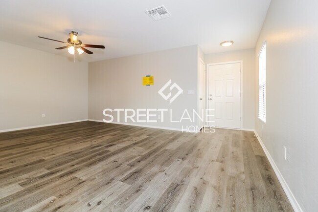 Building Photo - REDUCED!