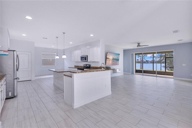 Foto del edificio - 2151 Crosston Cir