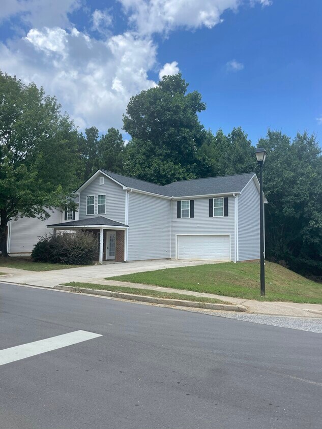 Foto principal - 200 Milford Dr