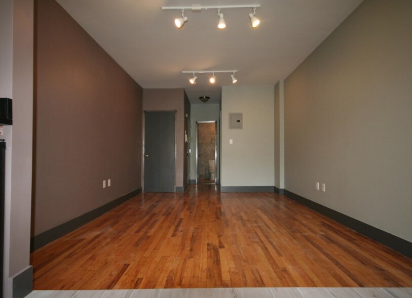 Foto principal - 442 E 14th St