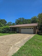 Building Photo - 104 Ridgeview St