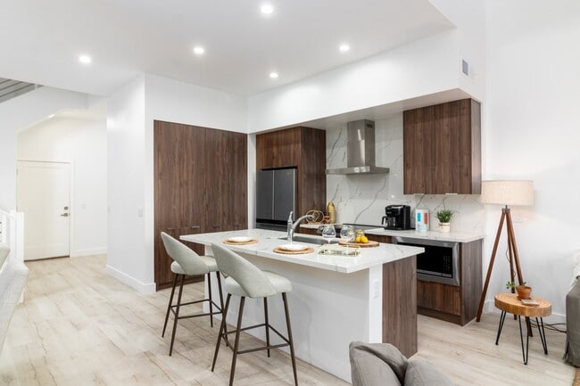 Dine in kitchen - 4050 N 12th St