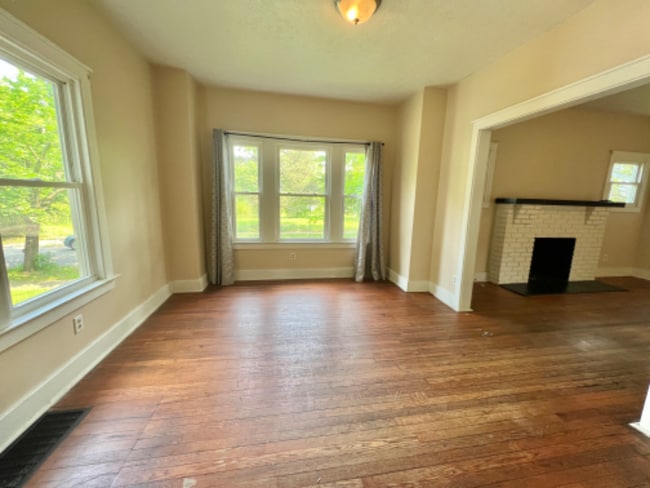 Building Photo - 2 Wildwood Ave