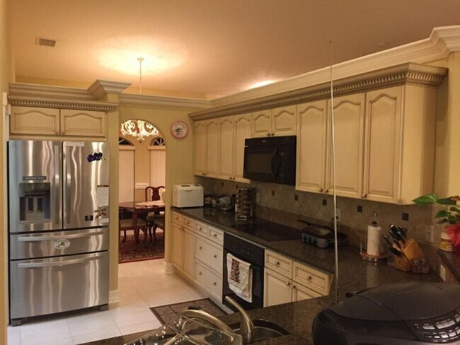 Foto del edificio - 14044 Aster Ave