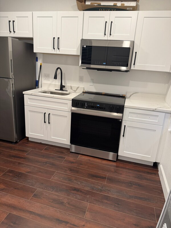 Foto principal - 3527 18th Ave S