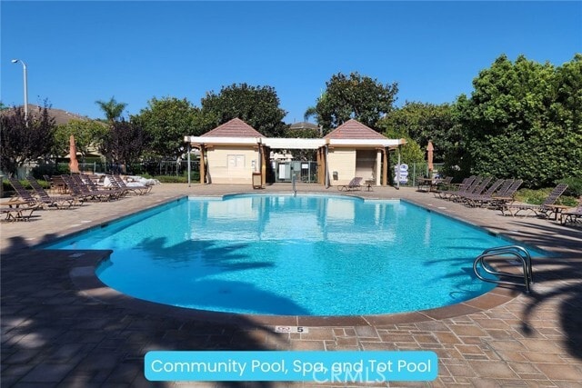 Foto principal - 18665 Park Ridge Ln