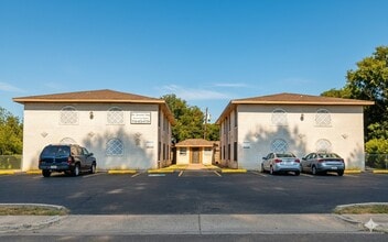 Building Photo - 1106 N A St