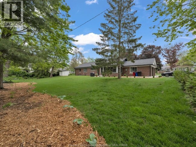 Building Photo - 226 Division St S