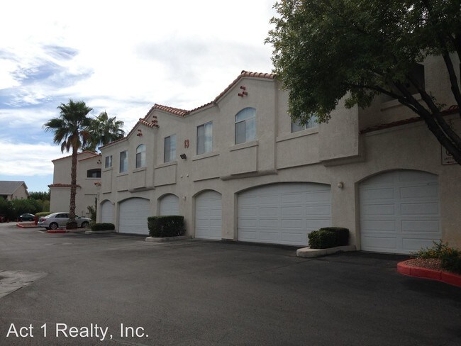 Building Photo - 2975 Bluegrass Ln