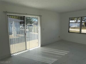 Building Photo - 3417 SE 15th Pl