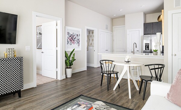 Foto del edificio - 3131 Cummins St