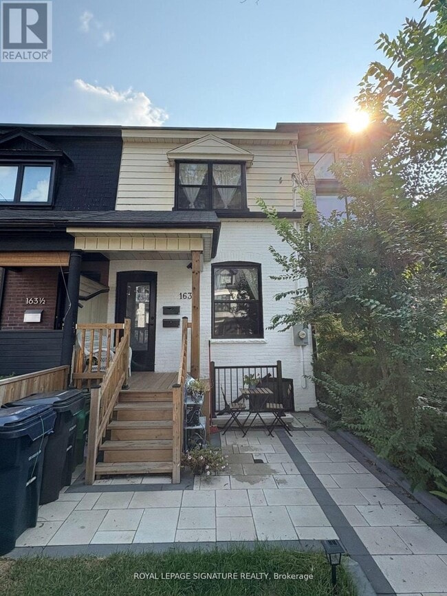 Building Photo - 163 Hampton Ave