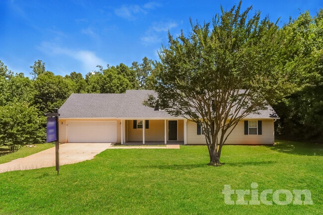 Building Photo - 45 Brighton Dr