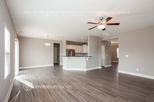Building Photo - 5360 Roberta Crossing Dr
