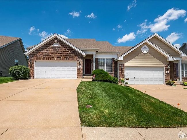 Building Photo - 213 Belmonte Cir