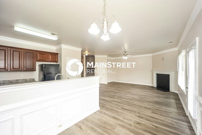 Foto del edificio - 4 Bedroom Pet-Friendly Home in Fairburn, G...