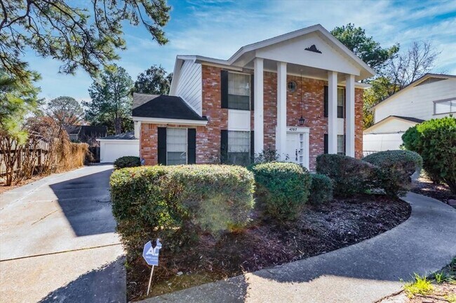 Foto del edificio - 4707 Geneva Dr