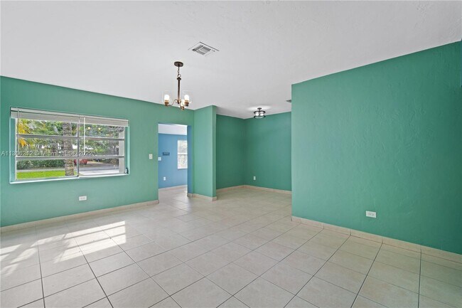 Foto del edificio - 2023 NE 180th St