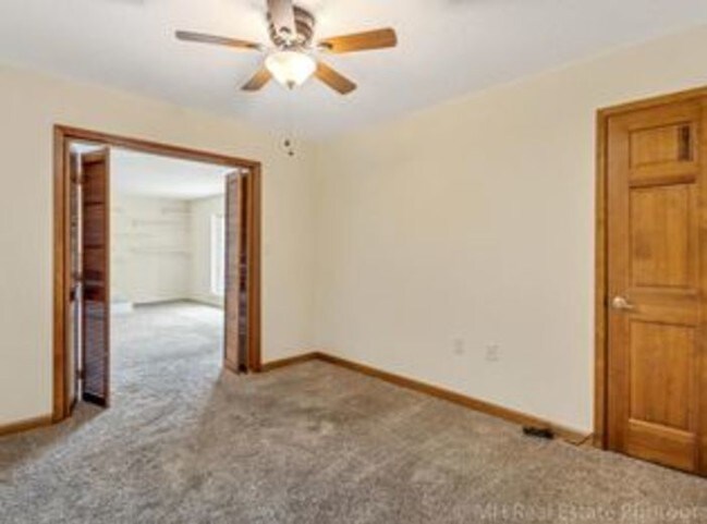 Building Photo - 933 Holbrook Cir