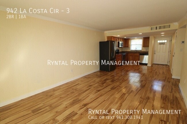 Building Photo - 942 La Costa Cir