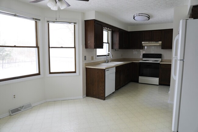Foto del edificio - 5409 Johnnycake Rdg NE