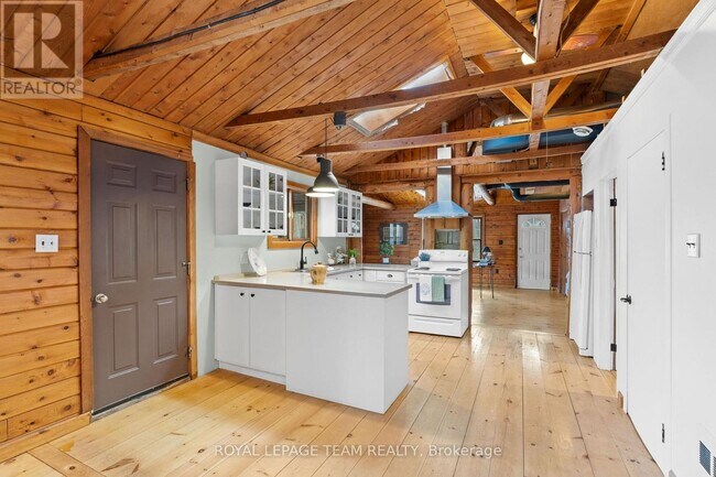 Building Photo - 4265 Roger Stevens Dr