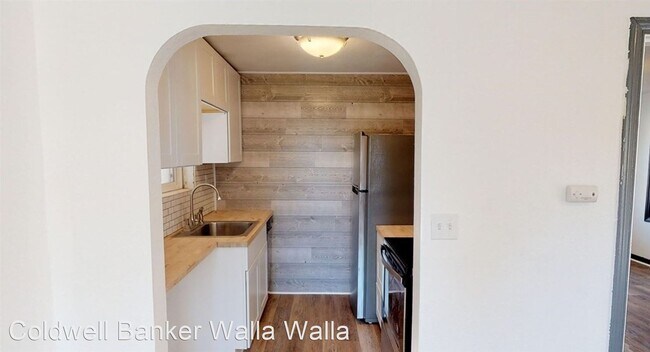 Building Photo - 1 br, 1 bath House - 1310 Umatilla Ave.