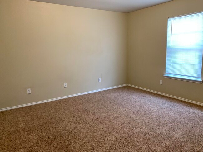 Building Photo - 6717 89th St