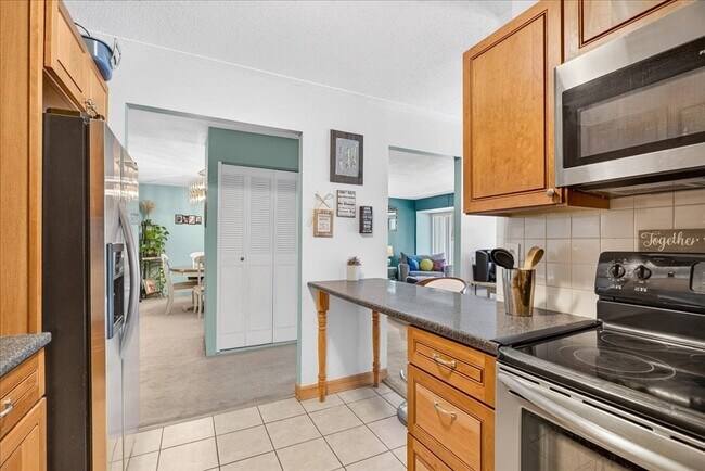 Foto del edificio - 55 Tall Oaks Dr