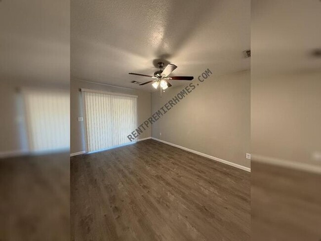 Photo - 4929 Brookdale Dr House