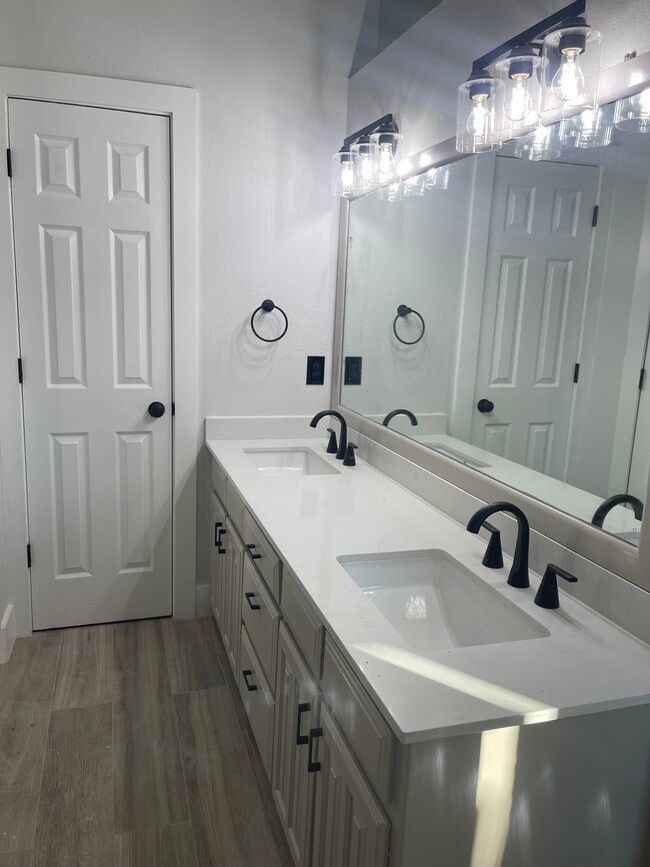 Photo - 338 Richy Rd House